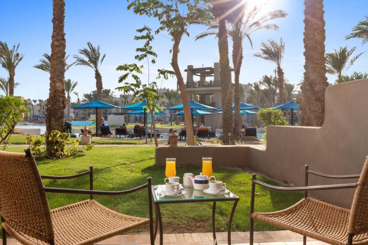 Pickalbatros Sands פורט גאלב מראה חיצוני תמונה The swimming pool at the Hilton Sharm El Sheikh