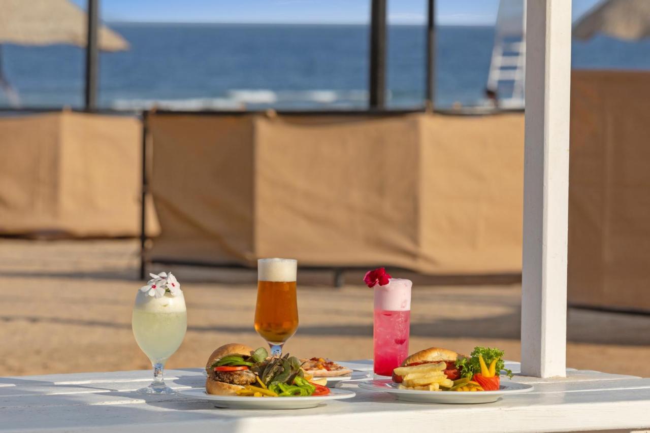 Pickalbatros Sands פורט גאלב מראה חיצוני תמונה Drinks and snacks at the beach